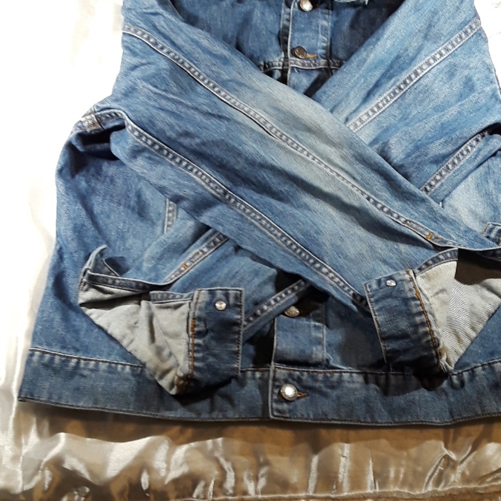Quality Jean Jacket - Picture 6 of 8